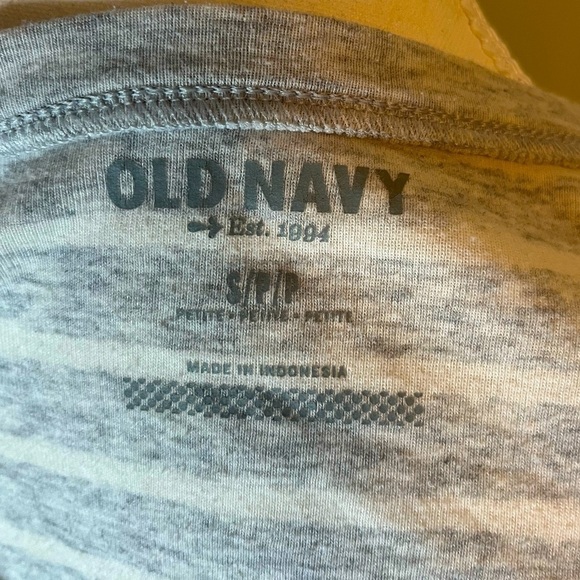 ⭐️ Old Navy striped short-sleeved henley- Small - Picture 4 of 6